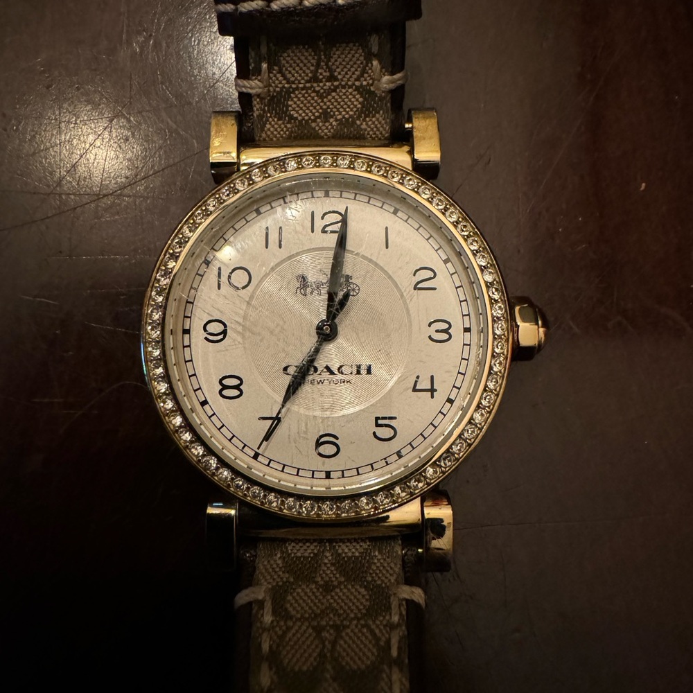 COACH Women's Classic Signature Madison watch